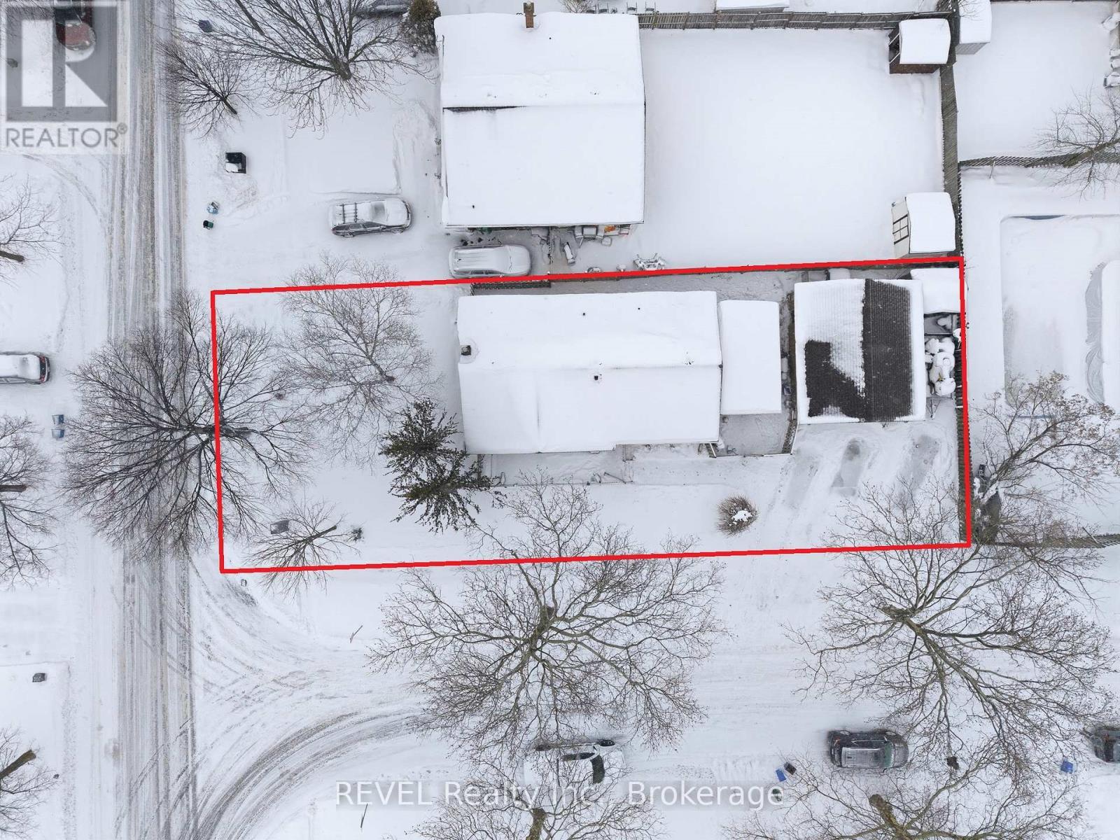 8257 Post Road, Niagara Falls (Ascot), ON - Outdoor