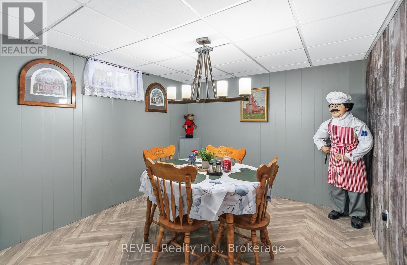 8257 Post Road, Niagara Falls (Ascot), ON - Indoor Photo Showing Dining Room