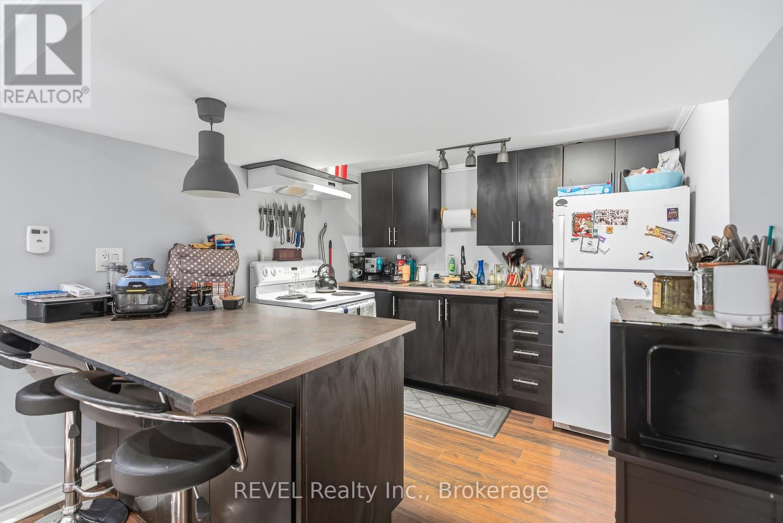 8257 Post Road, Niagara Falls (Ascot), ON - Indoor Photo Showing Kitchen
