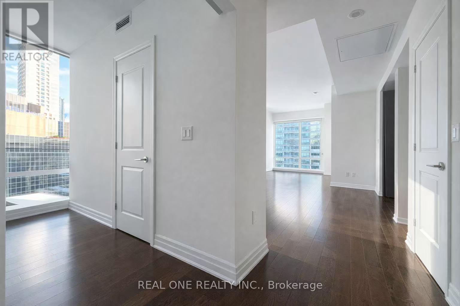 1107 - 8 The Esplanade Avenue, Toronto, ON - Indoor Photo Showing Other Room