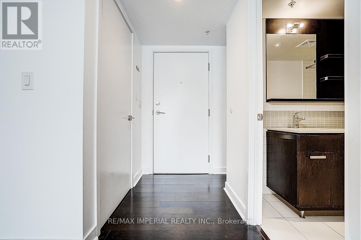 1503 - 295 Adelaide Street W, Toronto, ON - Indoor Photo Showing Other Room