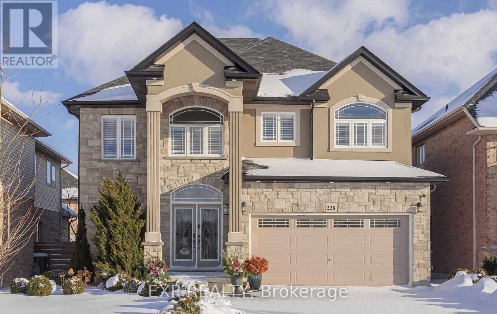 228 Greti Drive, Hamilton, ON - Outdoor With Facade