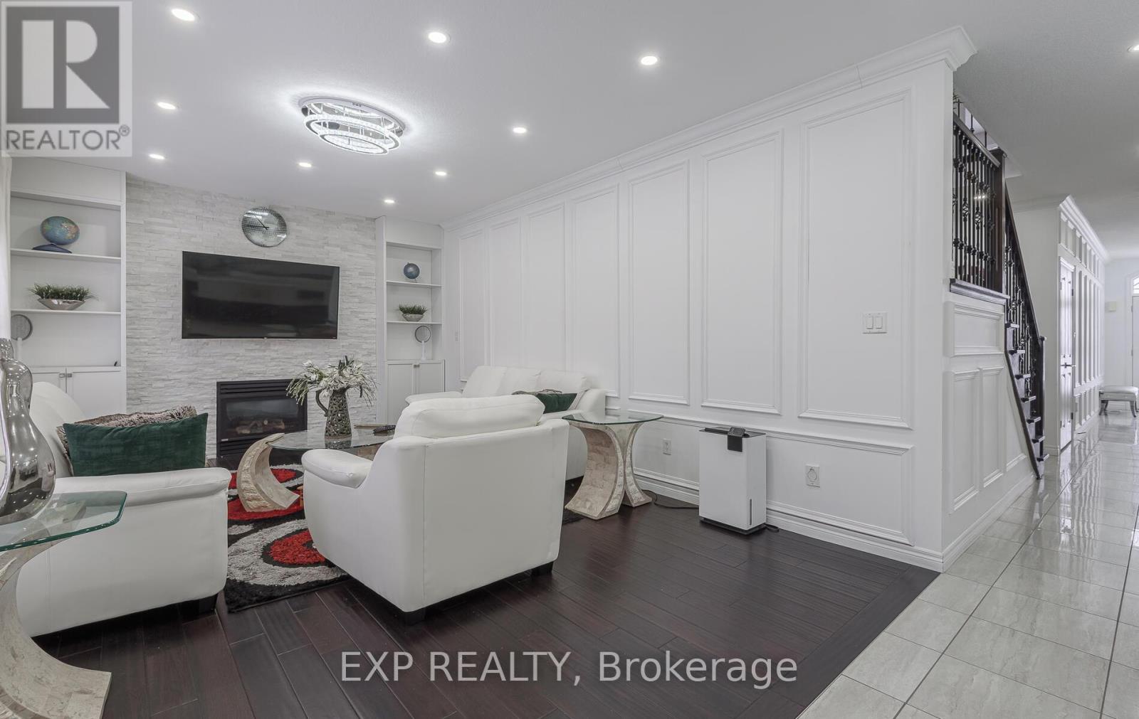 228 Greti Drive, Hamilton, ON - Indoor With Fireplace