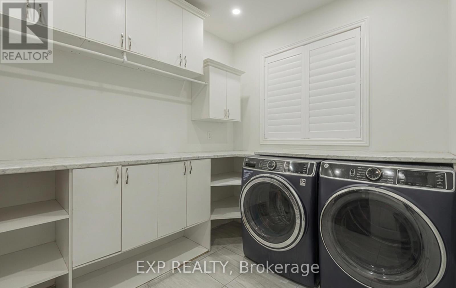 228 Greti Drive, Hamilton, ON - Indoor Photo Showing Laundry Room