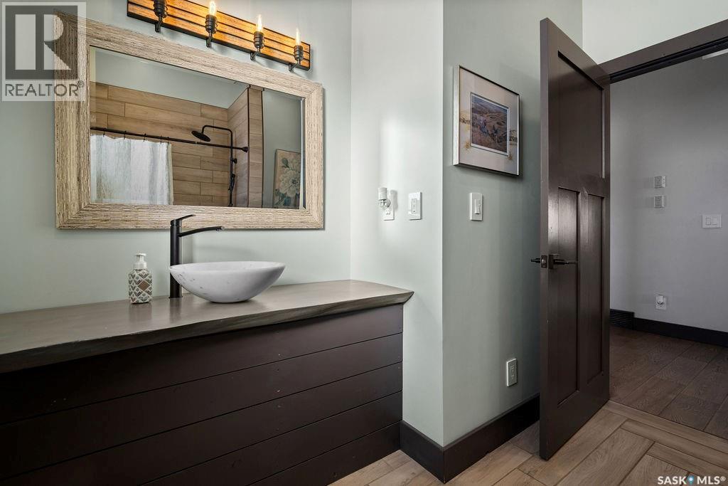 Cote Acreage, Benson Rm No. 35, SK - Indoor