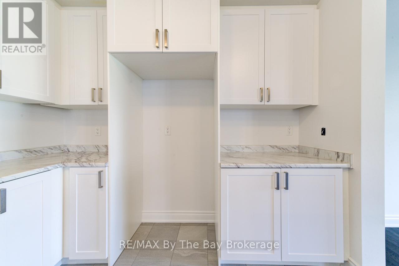 21 Lisa Street, Wasaga Beach, ON - Indoor