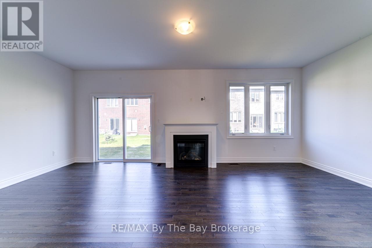 21 Lisa Street, Wasaga Beach, ON - Indoor Photo Showing Living Room With Fireplace