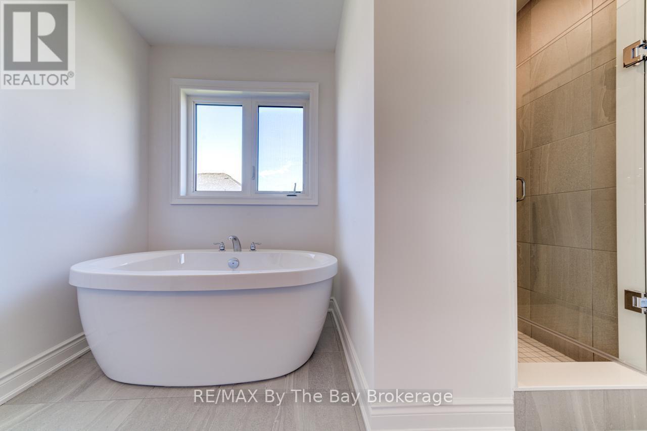 21 Lisa Street, Wasaga Beach, ON - Indoor Photo Showing Bathroom