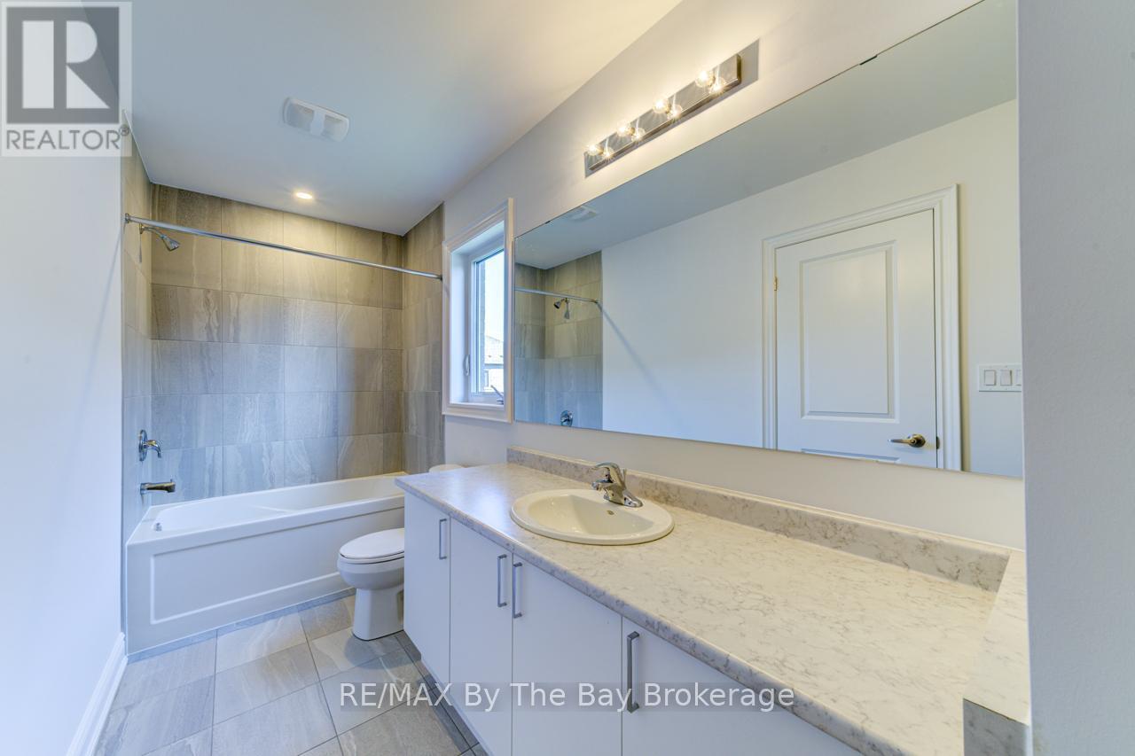 21 Lisa Street, Wasaga Beach, ON - Indoor Photo Showing Bathroom