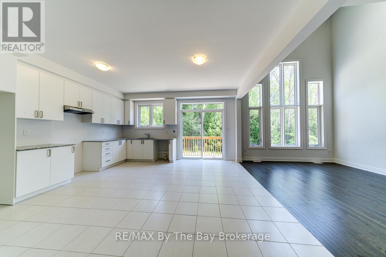 5 Misty Ridge Road, Wasaga Beach, ON - Indoor Photo Showing Kitchen