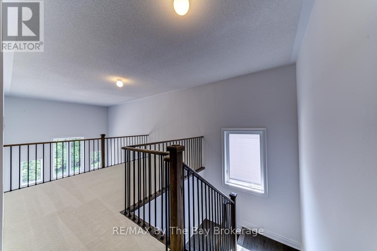 5 Misty Ridge Road, Wasaga Beach, ON - Indoor Photo Showing Other Room