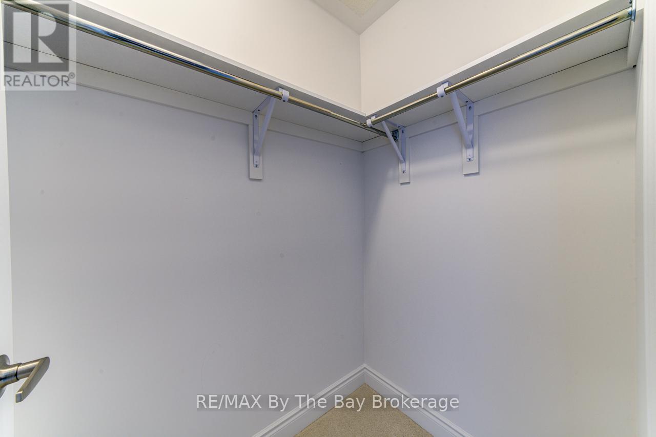 5 Misty Ridge Road, Wasaga Beach, ON - Indoor With Storage