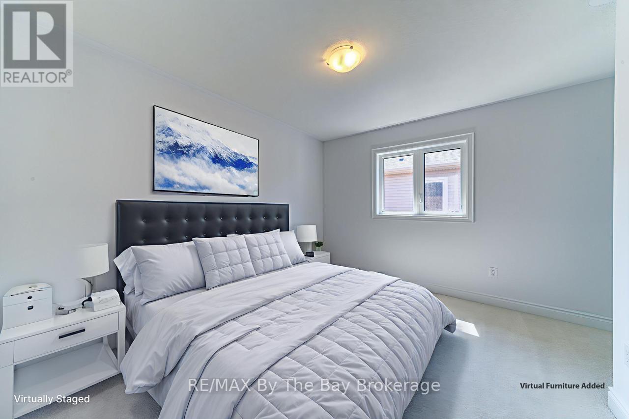 5 Misty Ridge Road, Wasaga Beach, ON - Indoor Photo Showing Bedroom