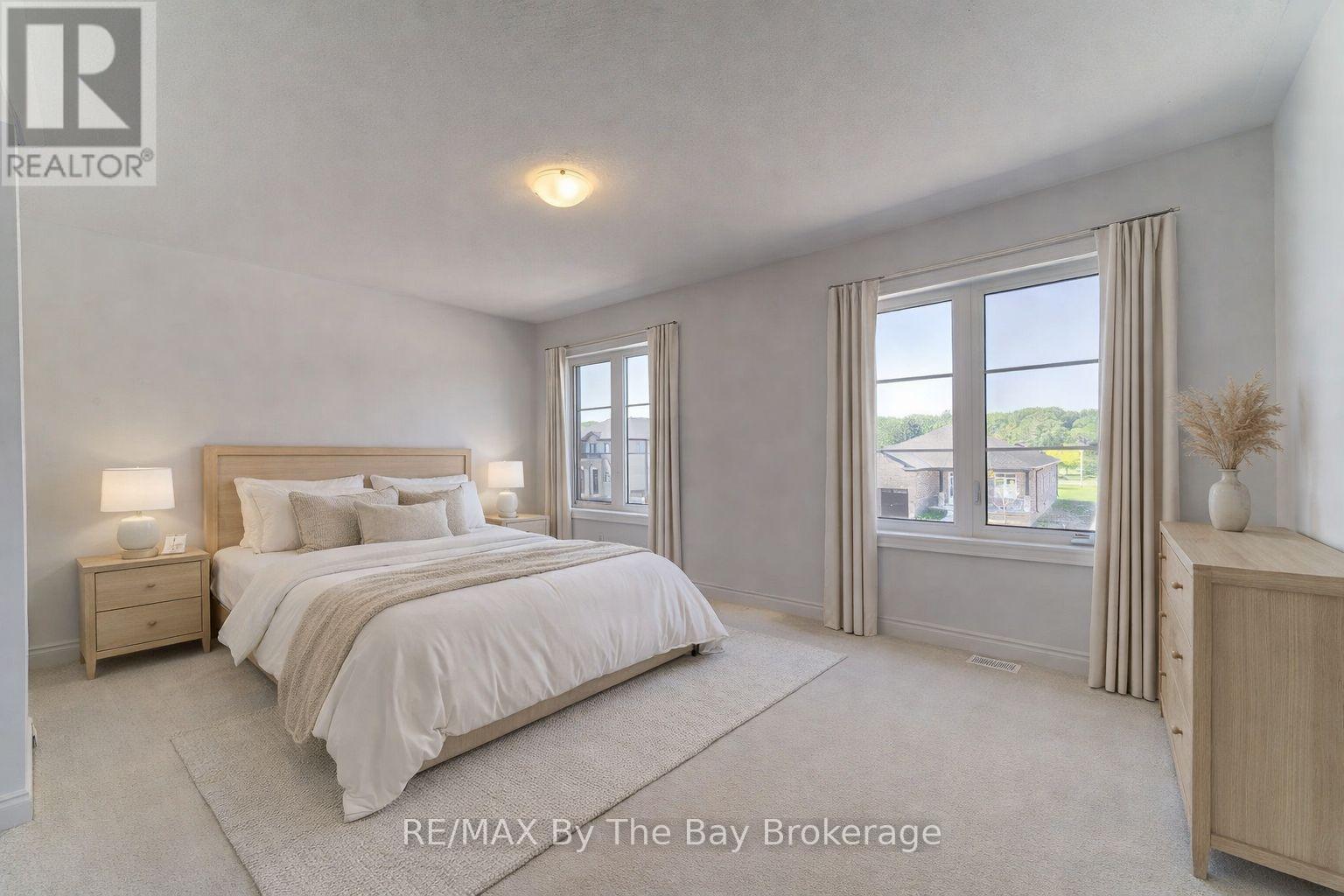 5 Misty Ridge Road, Wasaga Beach, ON - Indoor Photo Showing Bedroom