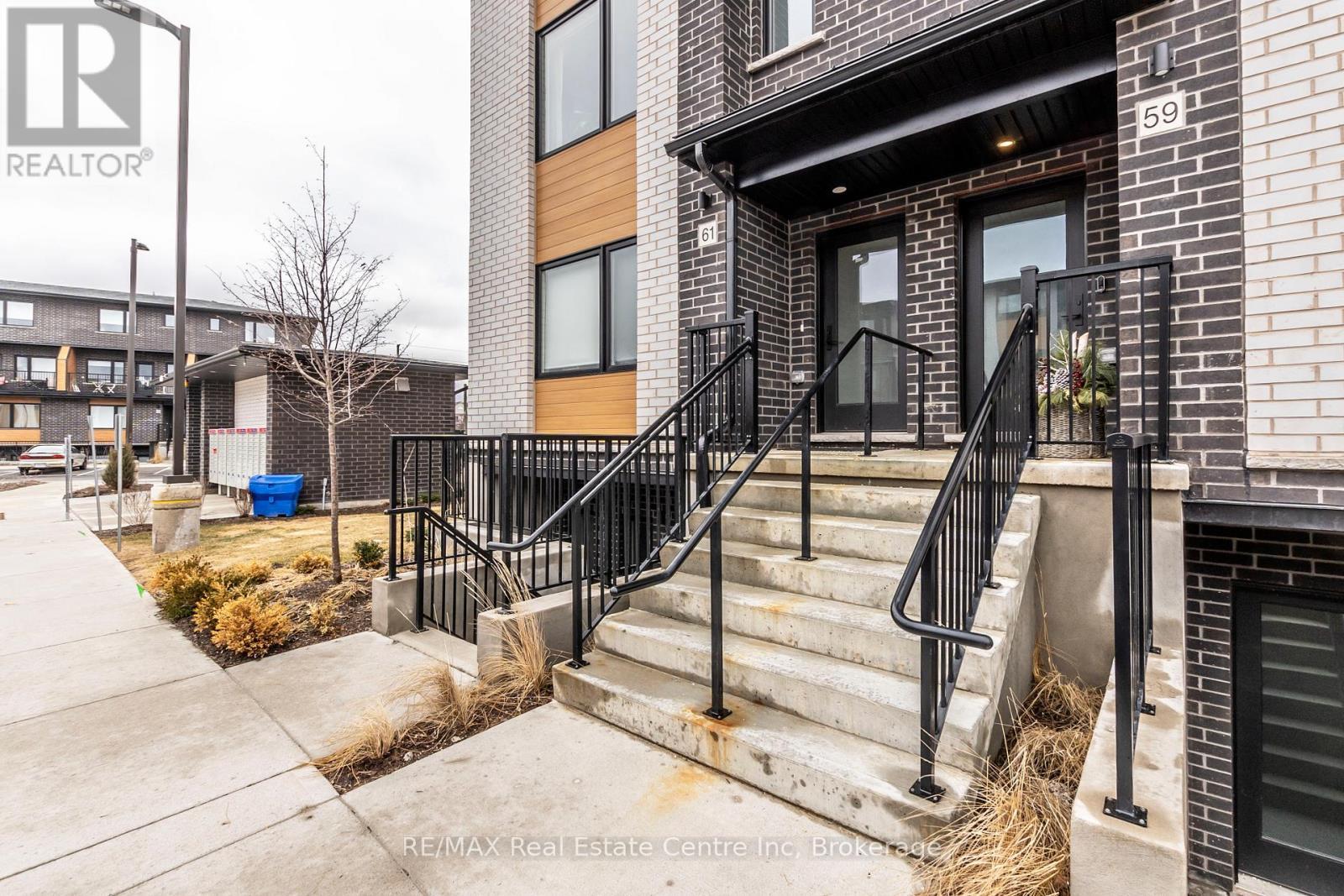 59 Lily Lane, Guelph (Clairfields/Hanlon Business Park), ON - Outdoor