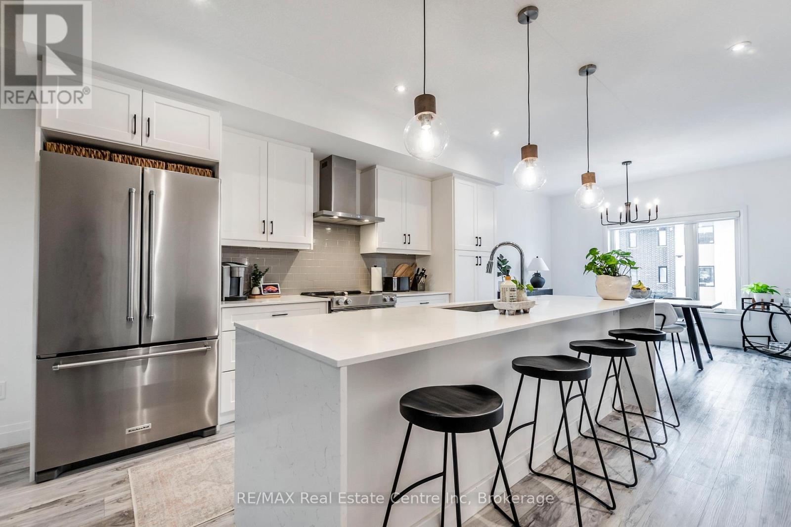 59 Lily Lane, Guelph (Clairfields/Hanlon Business Park), ON - Indoor Photo Showing Kitchen With Stainless Steel Kitchen With Upgraded Kitchen