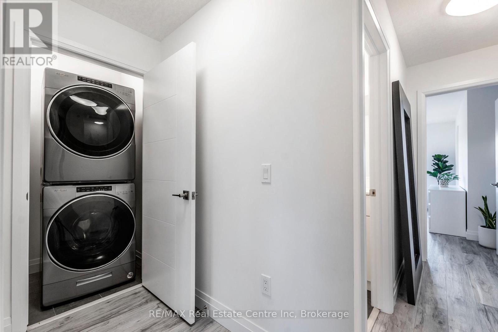 59 Lily Lane, Guelph (Clairfields/Hanlon Business Park), ON - Indoor Photo Showing Laundry Room