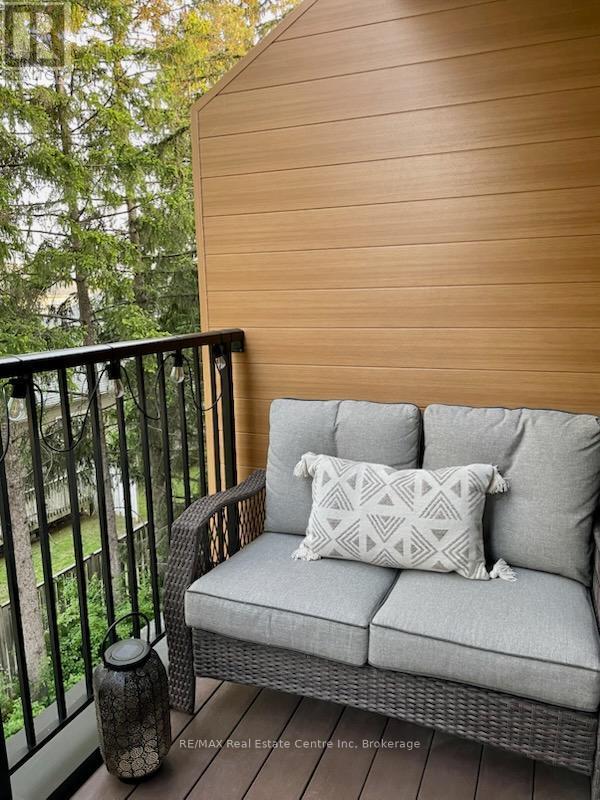 59 Lily Lane, Guelph (Clairfields/Hanlon Business Park), ON - Outdoor With Exterior