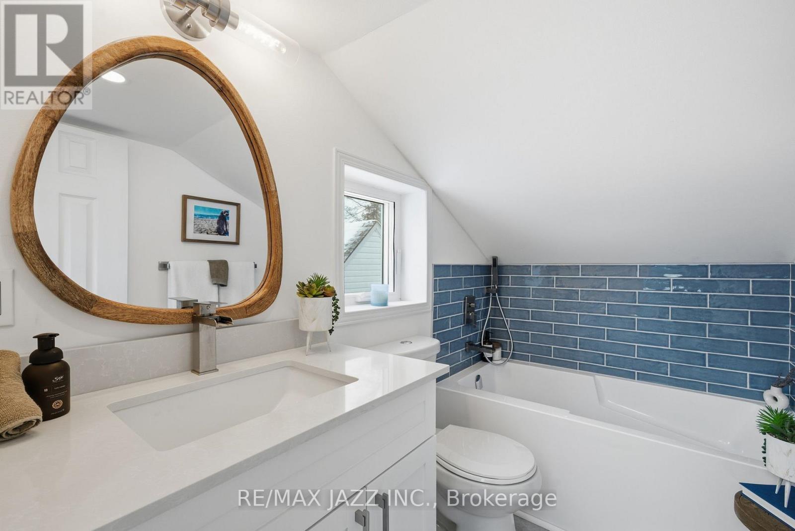 922 Byron Street S, Whitby (Downtown Whitby), ON - Indoor Photo Showing Bathroom