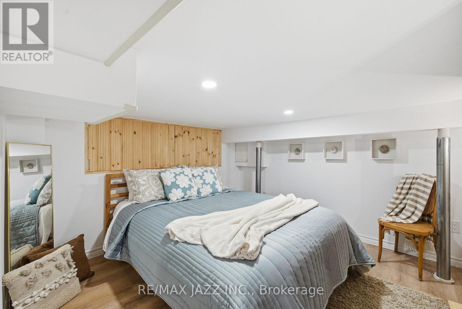 922 Byron Street S, Whitby (Downtown Whitby), ON - Indoor Photo Showing Bedroom
