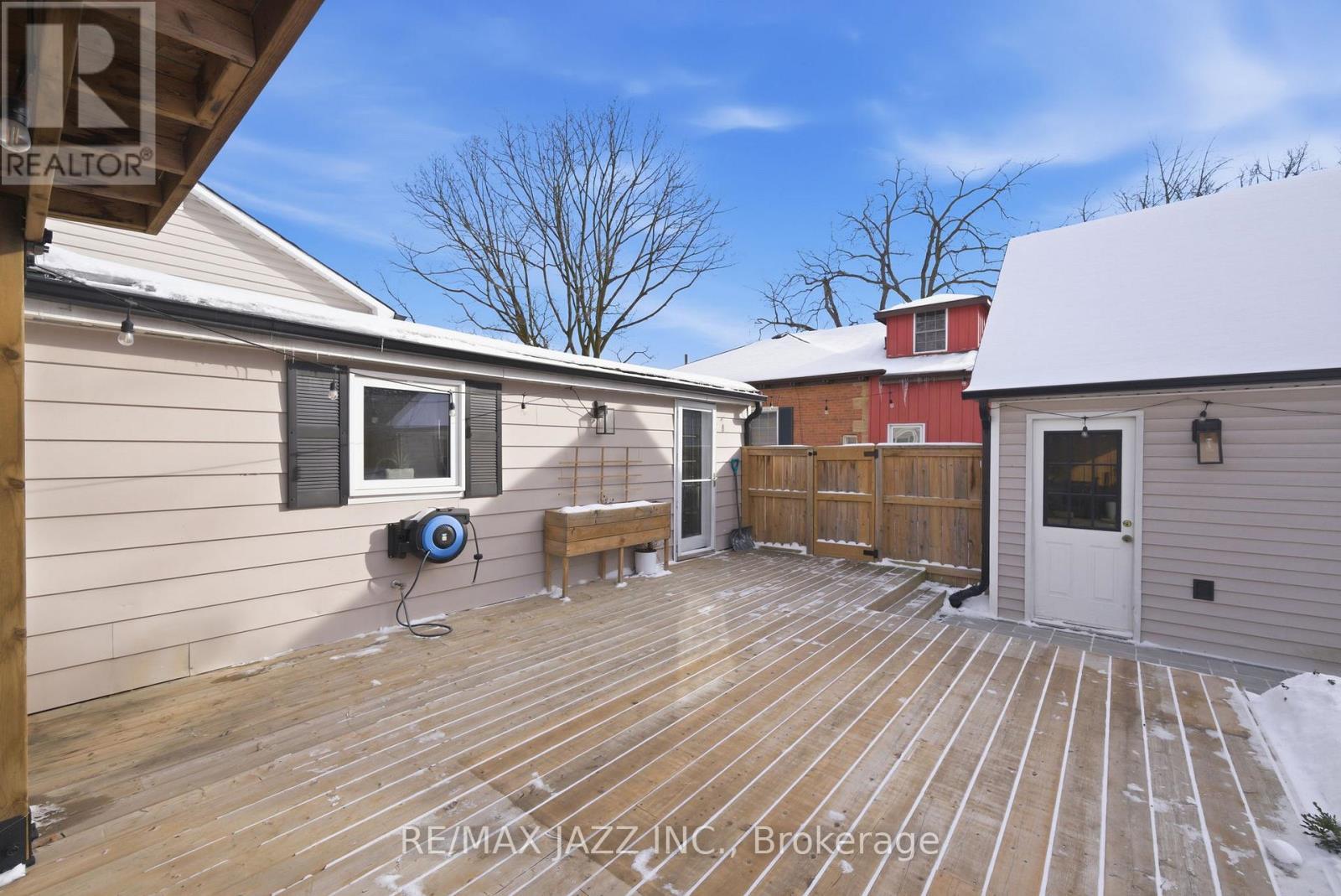 922 Byron Street S, Whitby (Downtown Whitby), ON - Outdoor With Exterior