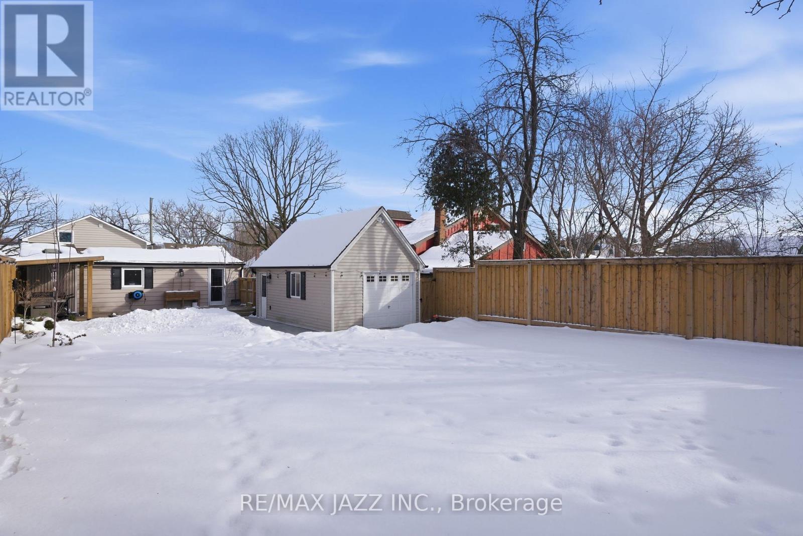 922 Byron Street S, Whitby (Downtown Whitby), ON - Outdoor