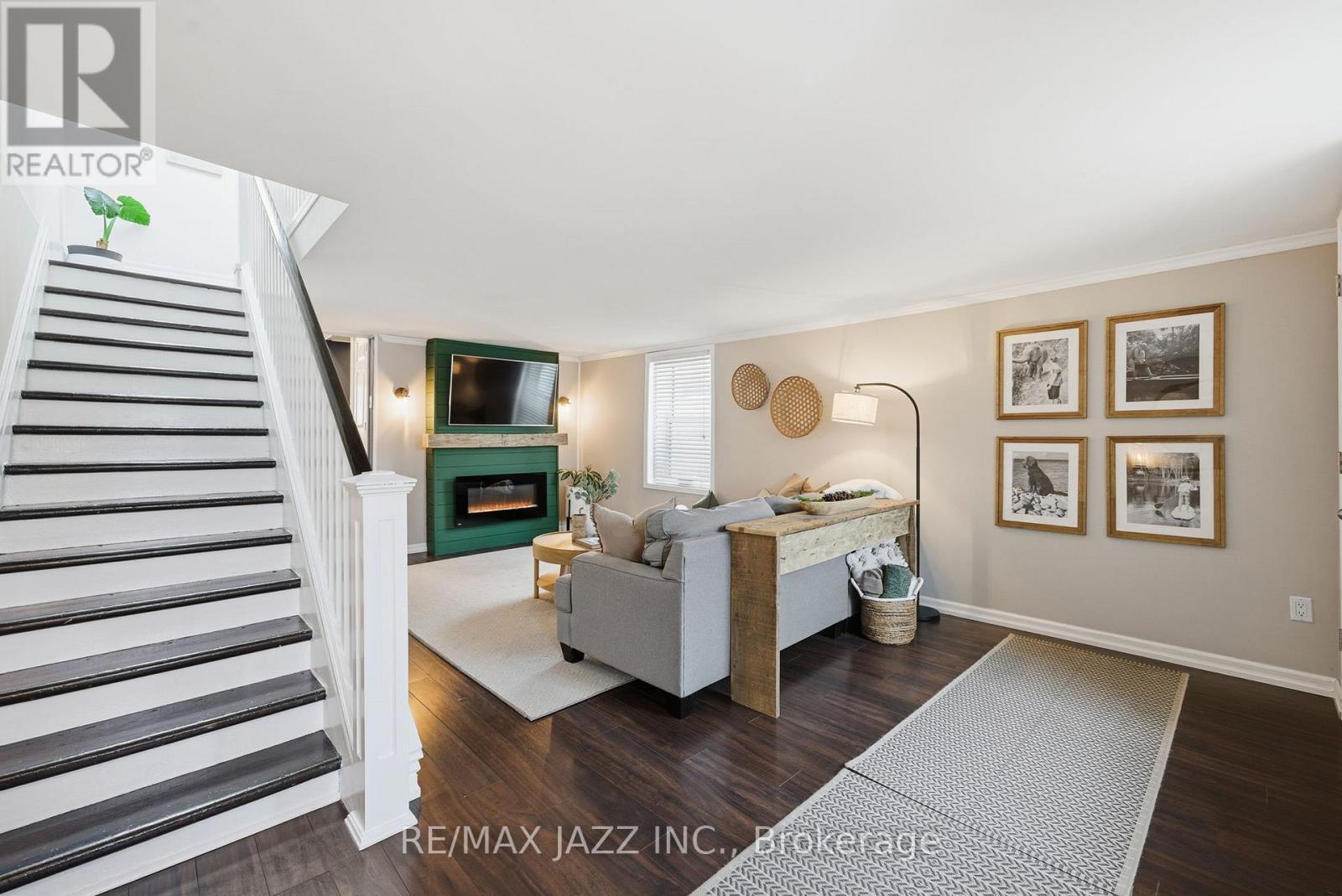 922 Byron Street S, Whitby (Downtown Whitby), ON - Indoor With Fireplace