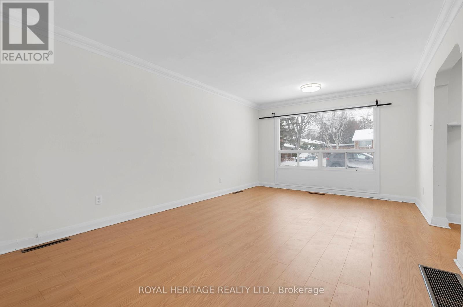 5 Meade Street, Brighton, ON - Indoor Photo Showing Other Room