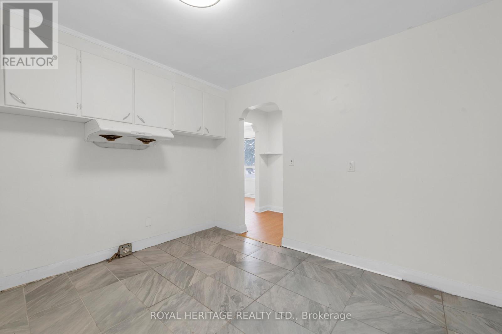 5 Meade Street, Brighton, ON - Indoor