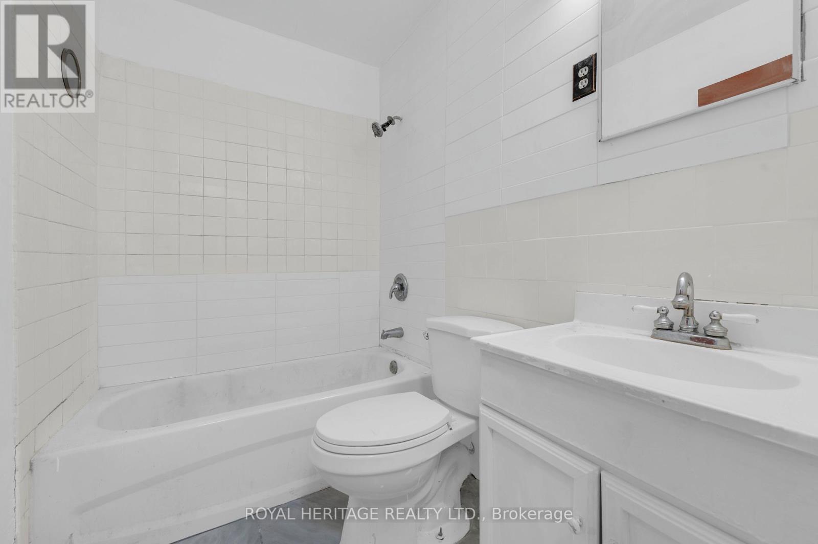 5 Meade Street, Brighton, ON - Indoor Photo Showing Bathroom