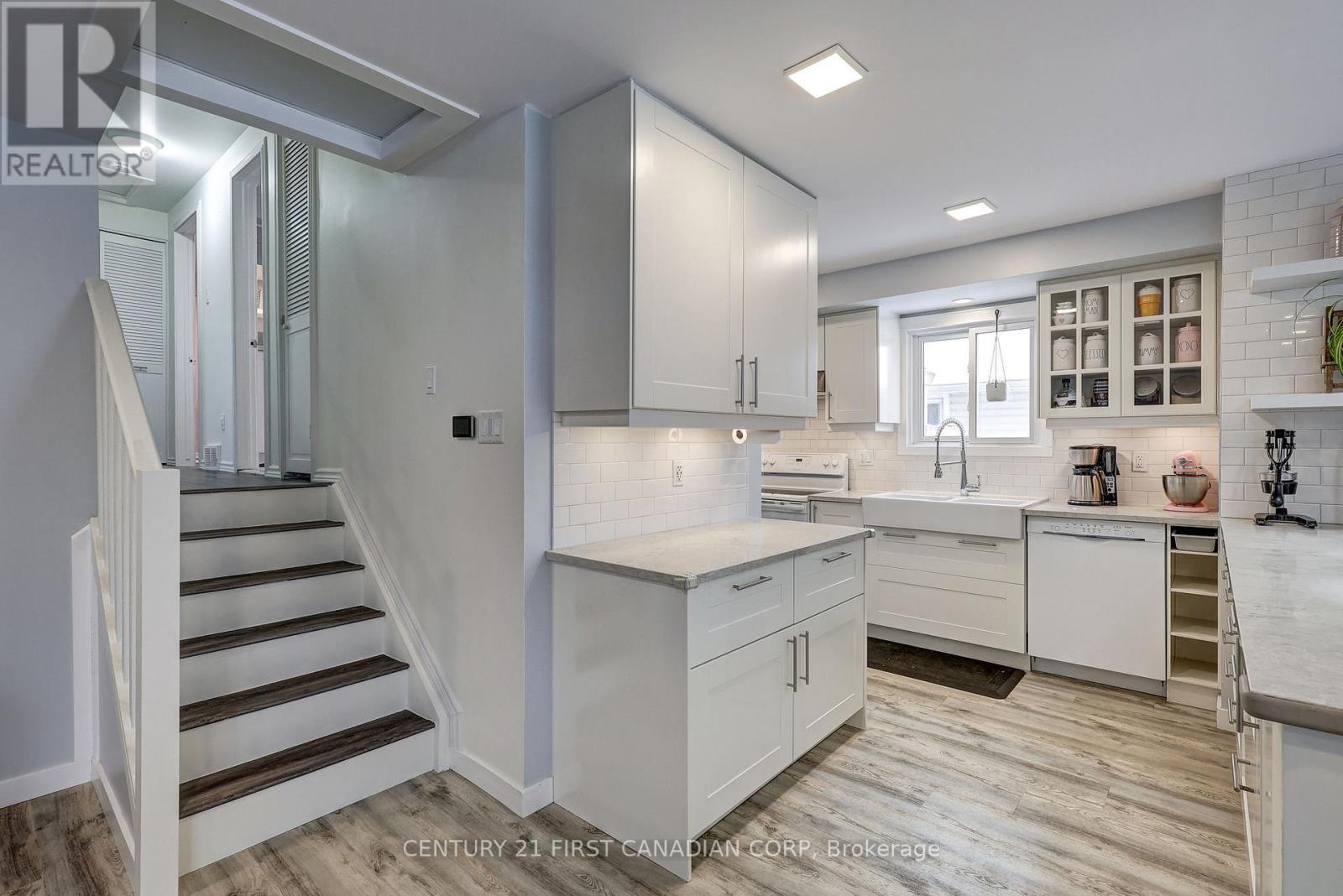 86 Patience Crescent, London South (South X), ON - Indoor Photo Showing Kitchen