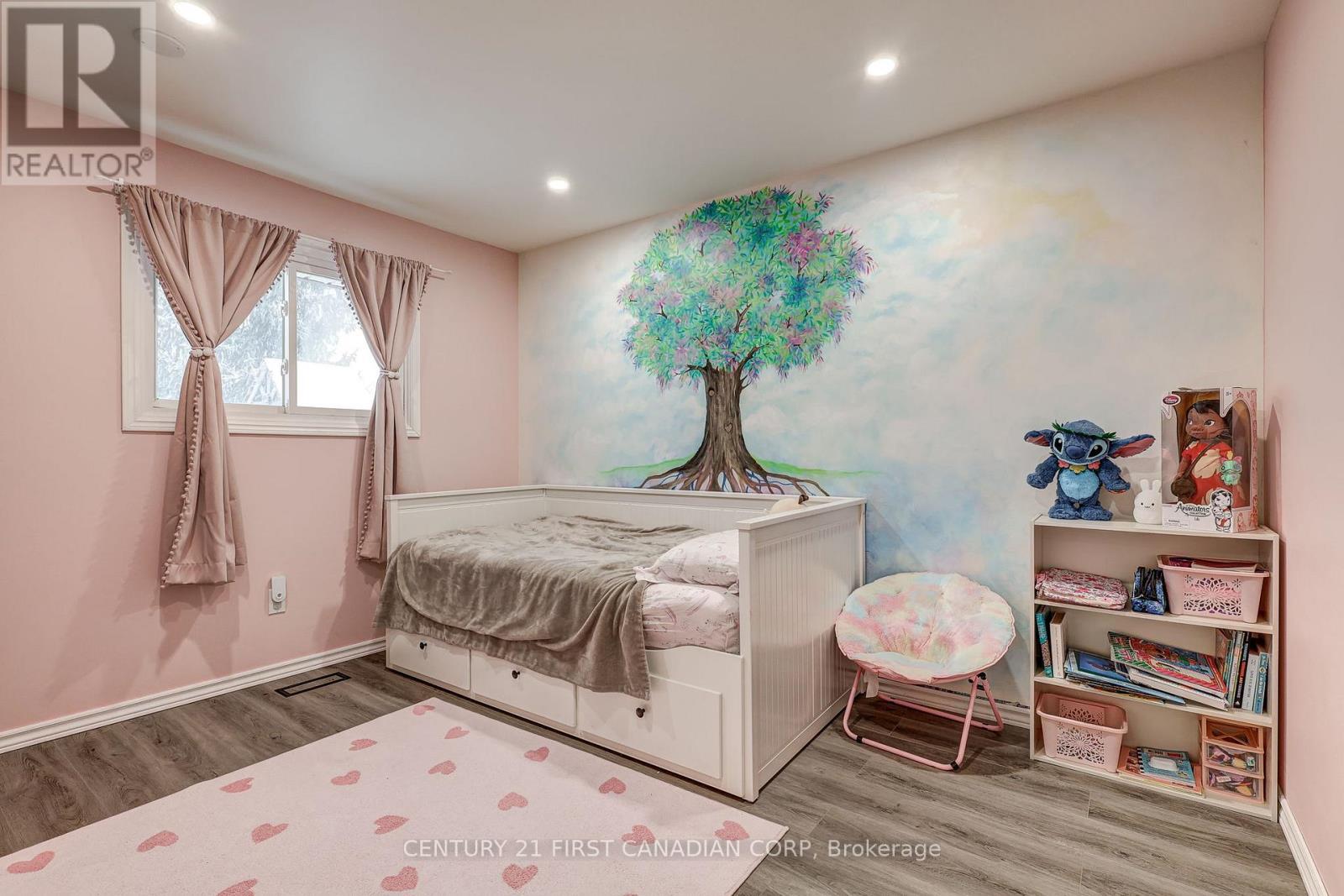 86 Patience Crescent, London South (South X), ON - Indoor Photo Showing Bedroom