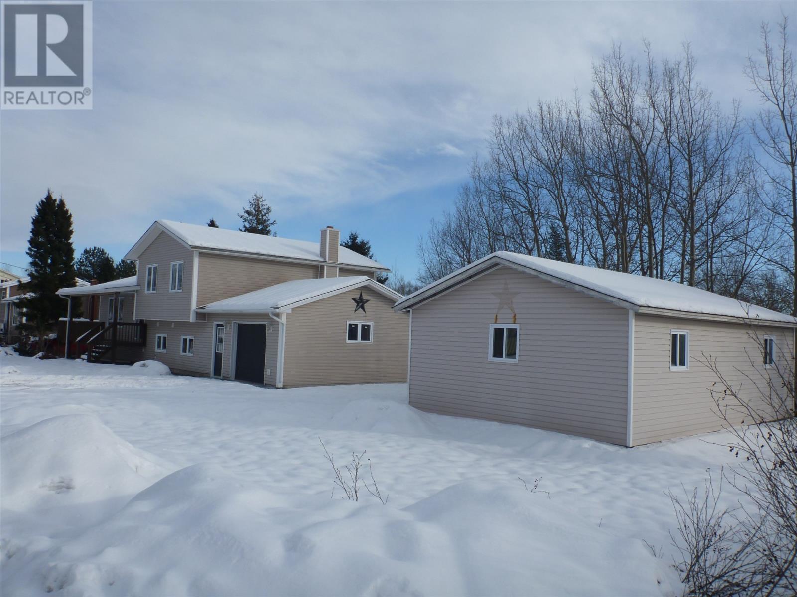 2 Simmons Place, Clarenville, NL - Outdoor