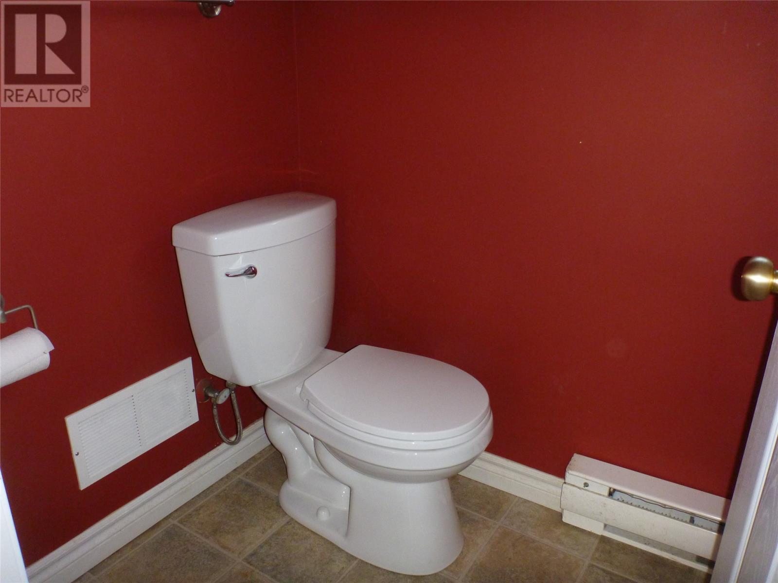 2 Simmons Place, Clarenville, NL - Indoor Photo Showing Bathroom