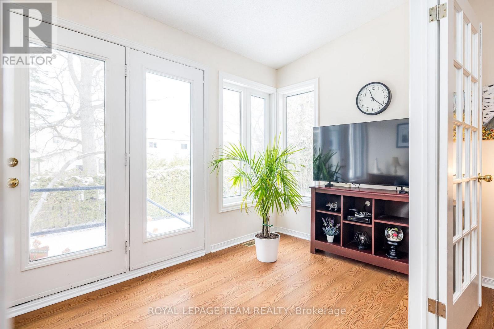 sunroom - 14 - 27 Pine Needles Court, Ottawa, ON - Indoor Photo Showing Other Room