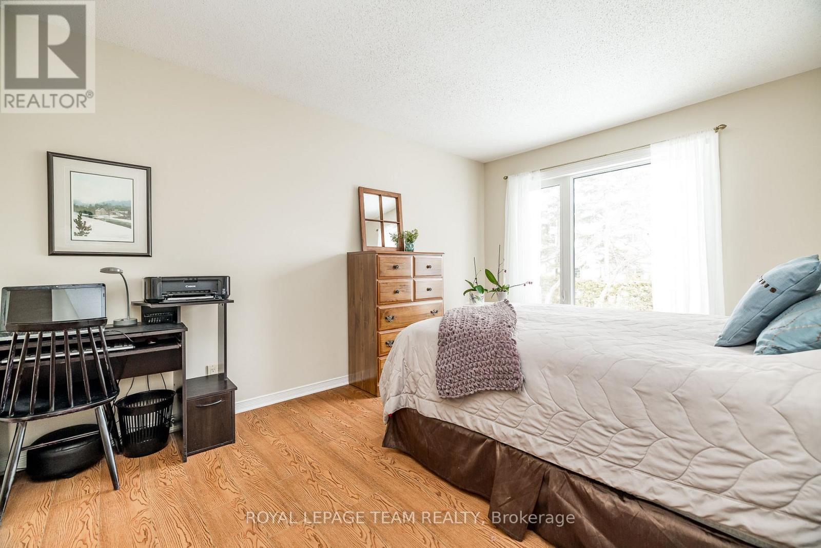 primary bedroom - 14 - 27 Pine Needles Court, Ottawa, ON - Indoor Photo Showing Bedroom