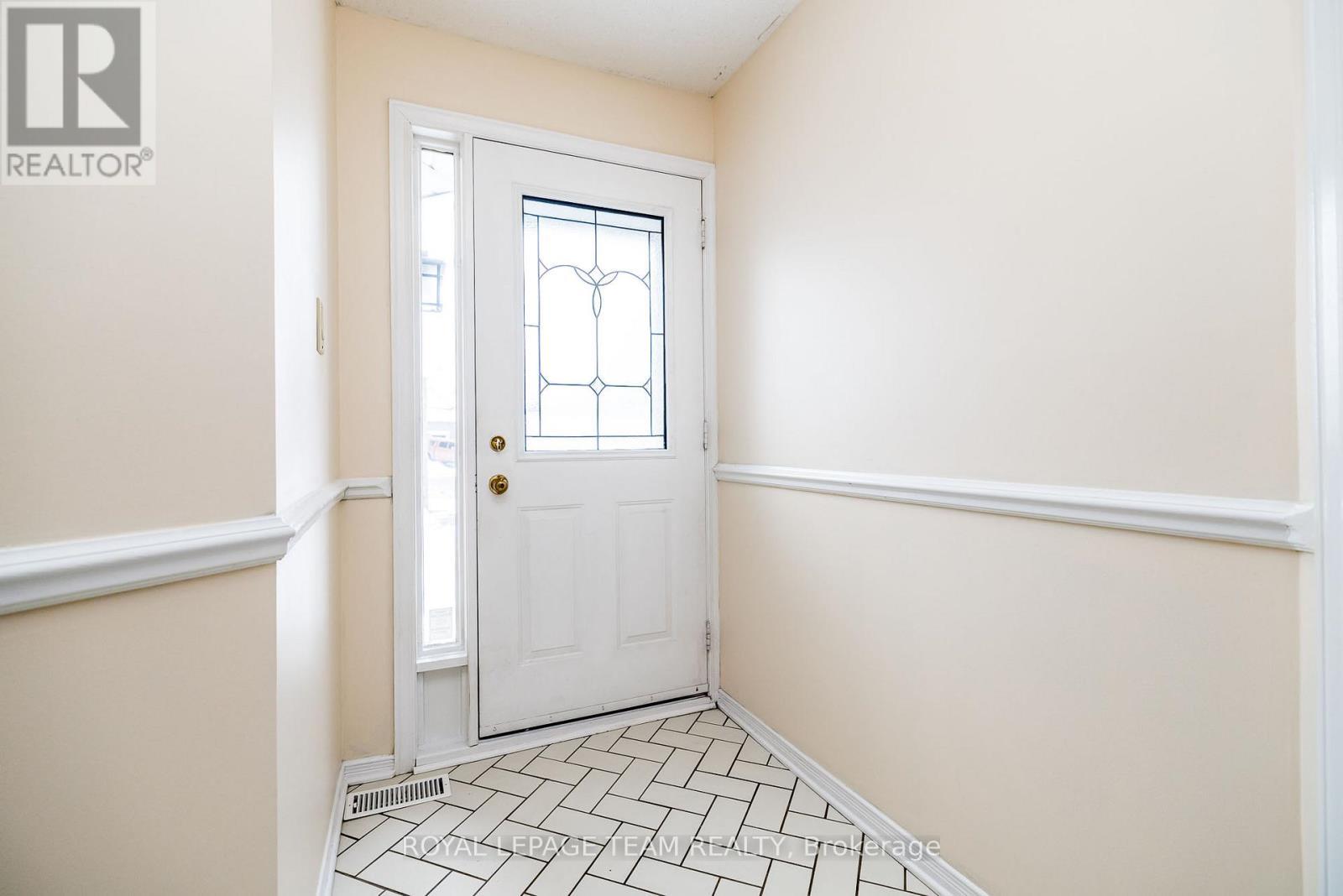 foyer - 14 - 27 Pine Needles Court, Ottawa, ON - Indoor Photo Showing Other Room