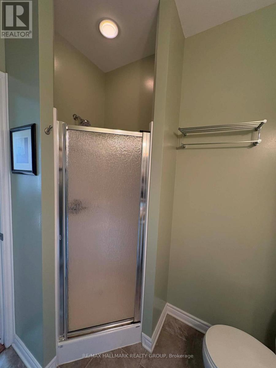 Ensuite shower - 401 - 205 Bolton Street, Ottawa, ON - Indoor Photo Showing Bathroom