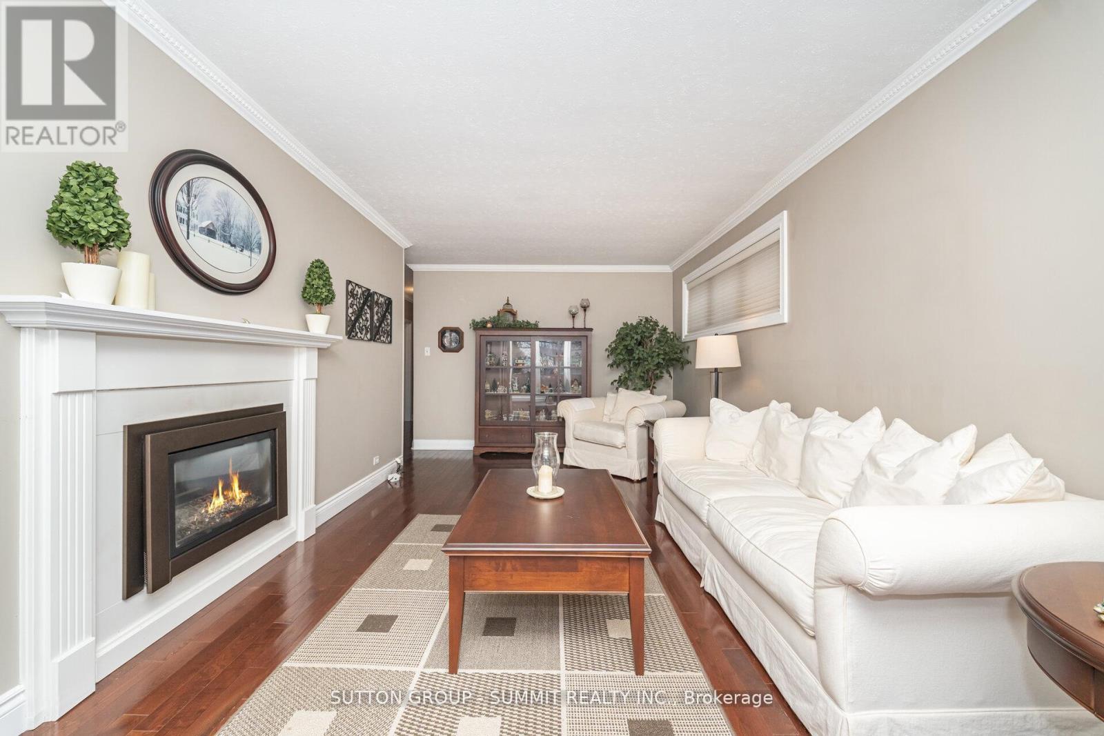 25 Sora Drive, Mississauga, ON - Indoor Photo Showing Living Room With Fireplace