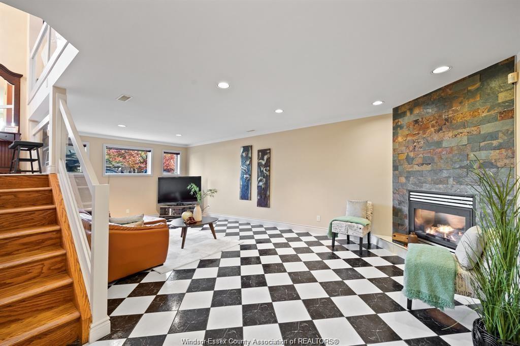 640 Delaware, Lasalle, ON