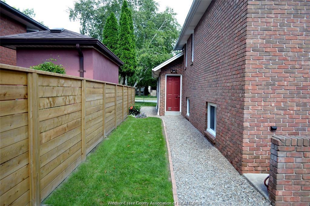 640 Delaware, Lasalle, ON