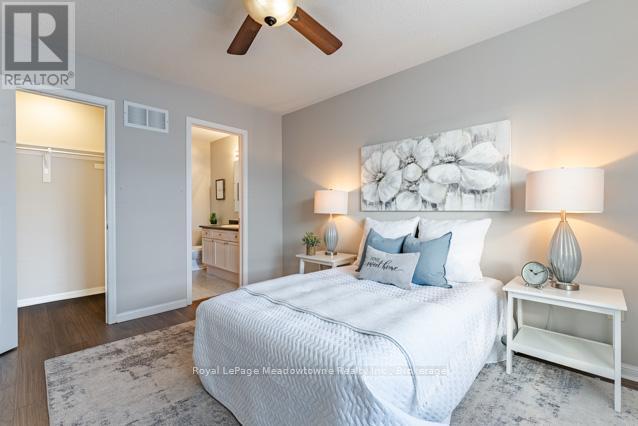 1637 Stover Crescent, Milton (Cl Clarke), ON - Indoor Photo Showing Bedroom