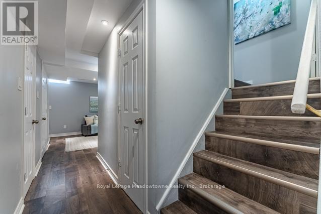 1637 Stover Crescent, Milton (Cl Clarke), ON - Indoor Photo Showing Other Room