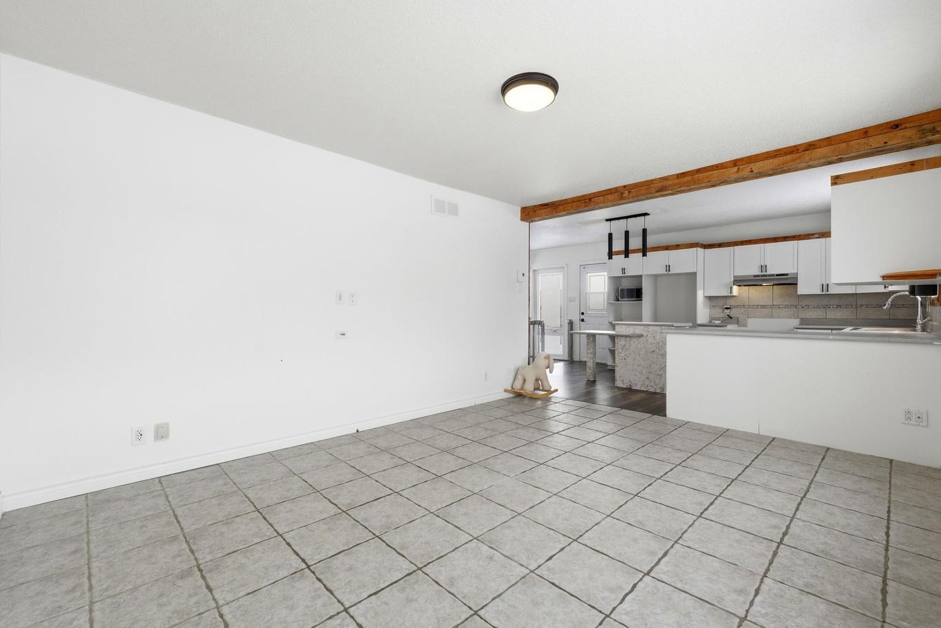 Living room - 9 Rue Monette, Gatineau (Gatineau), QC - Indoor Photo Showing Kitchen