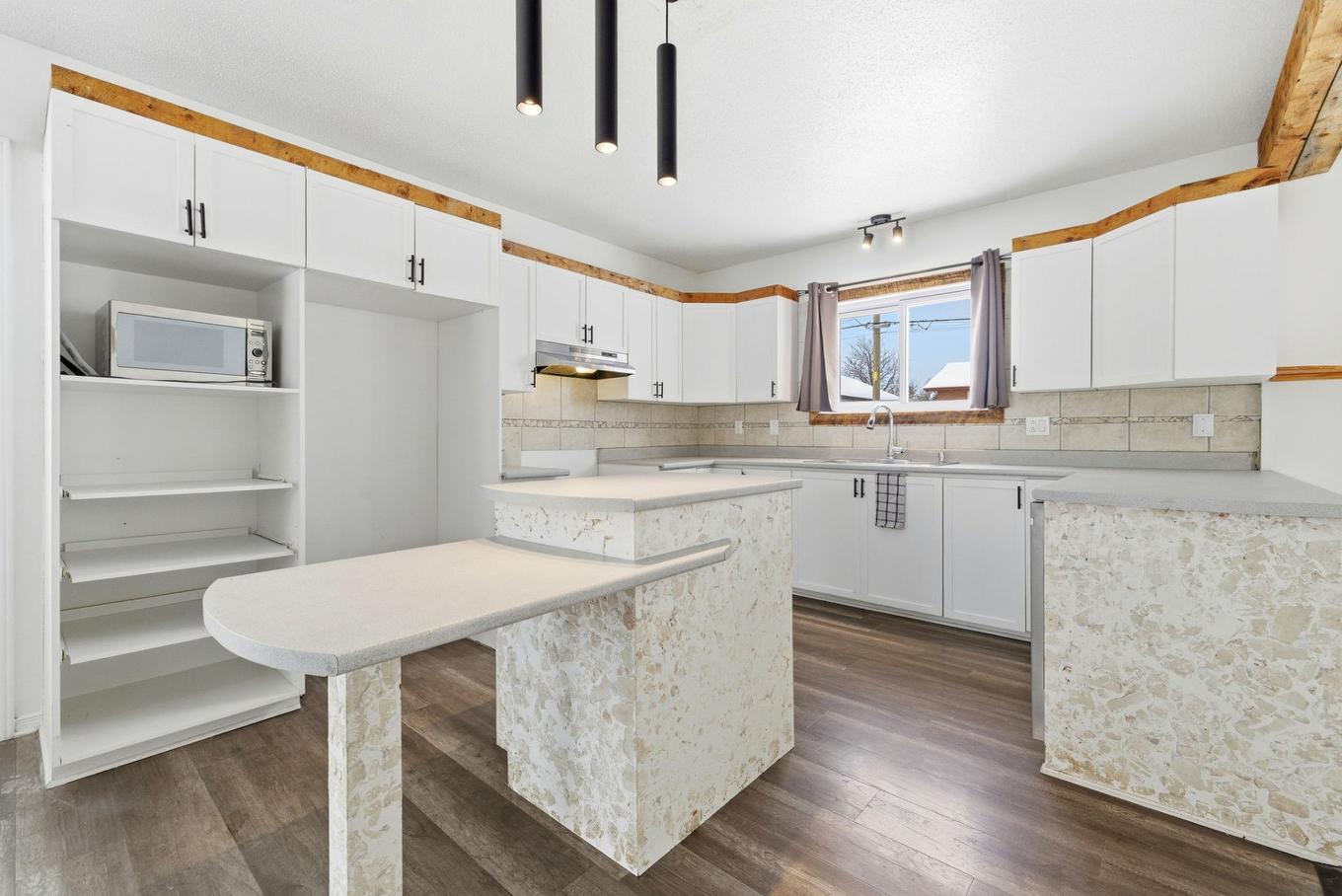 Kitchen - 9 Rue Monette, Gatineau (Gatineau), QC - Indoor Photo Showing Kitchen With Double Sink