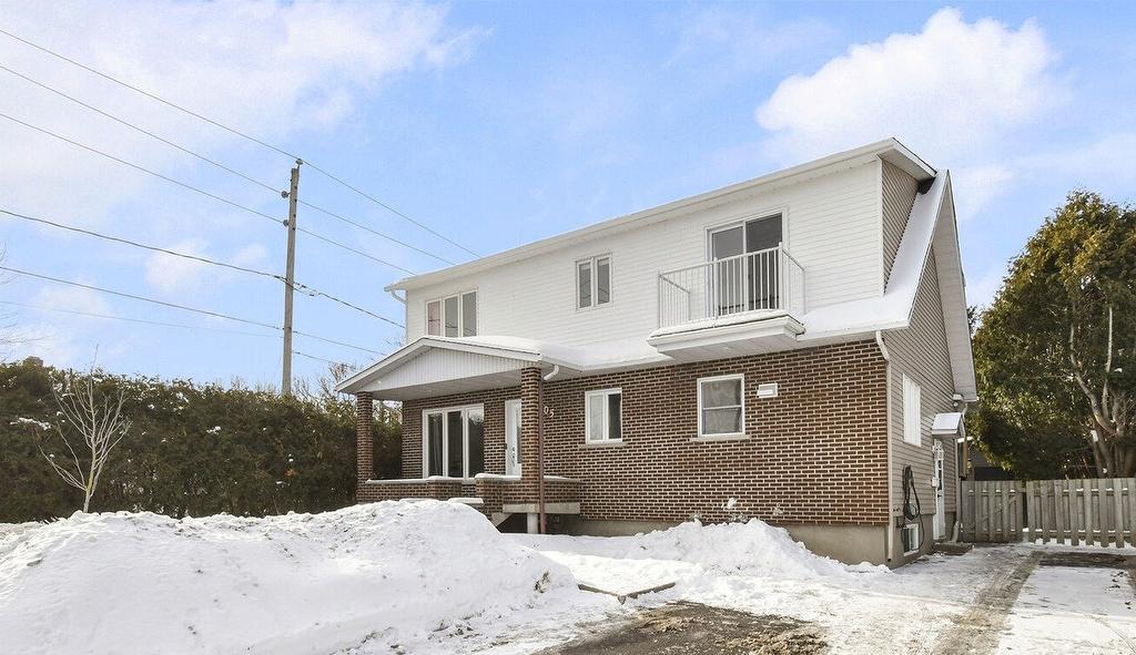 Frontage - 705 Rue Fleury, Laval (Fabreville), QC - Outdoor