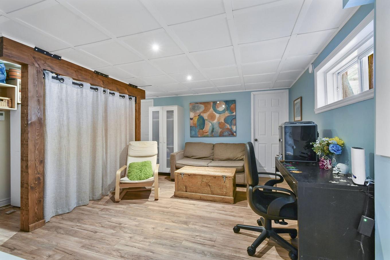 Living room - 705 Rue Fleury, Laval (Fabreville), QC - Indoor Photo Showing Office