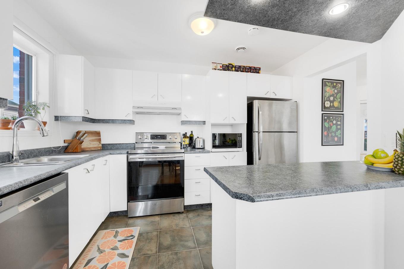 Cuisine - 301-190 Rue Parent, Longueuil (Greenfield Park), QC - Indoor Photo Showing Kitchen