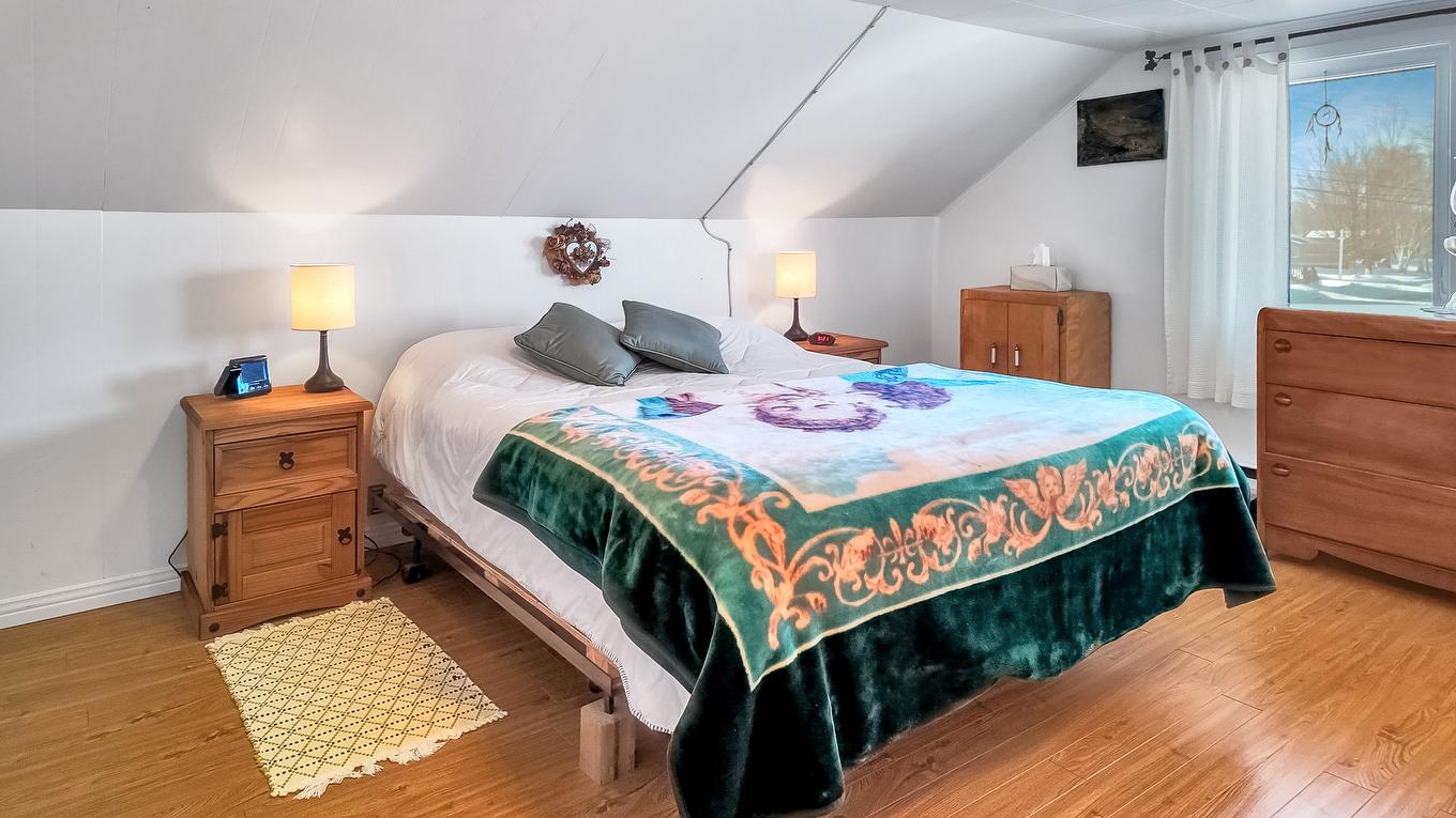 Chambre à coucher principale - 221 Ch. Du Roi, Saint-Antoine-De-L'Isle-Aux-Grues, QC - Indoor Photo Showing Bedroom