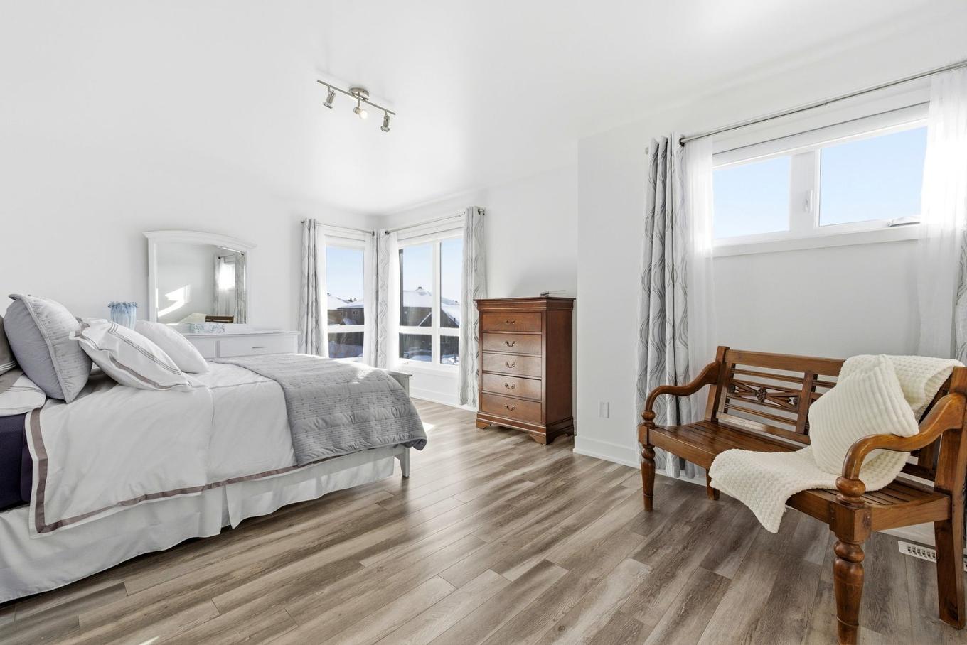 Chambre à coucher principale - 312 Ch. Jean-Paul-Lemieux, Chelsea, QC - Indoor Photo Showing Bedroom